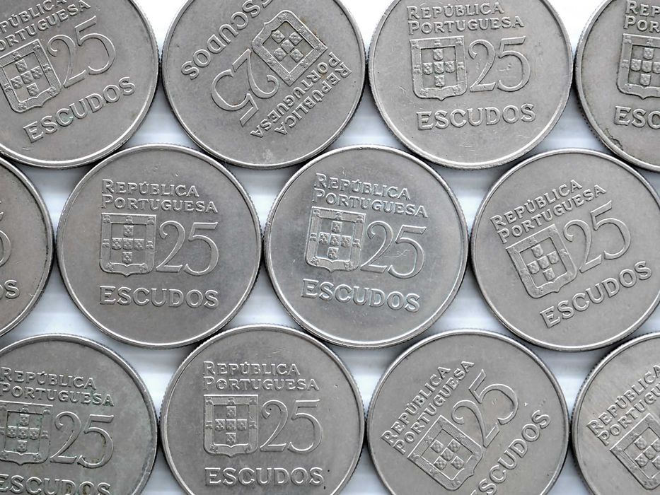 Lote de 13 Moedas 25 Escudos 1983