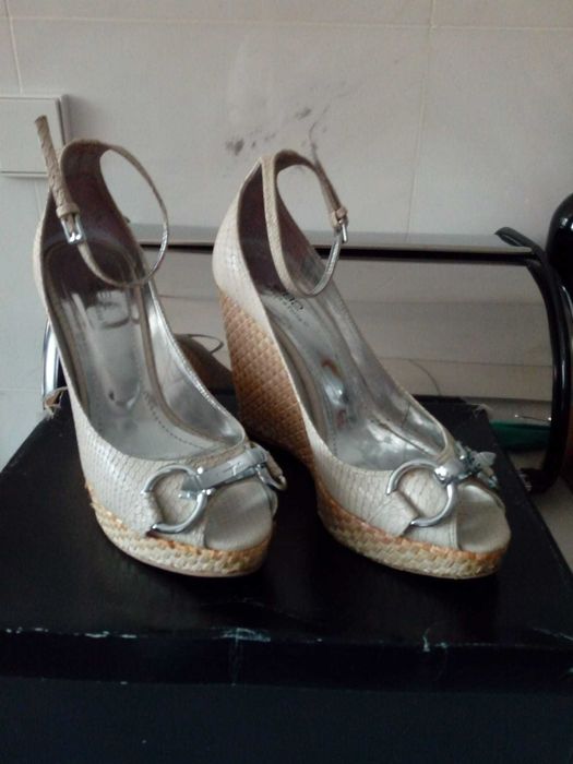 Sandálias Cunha Novas