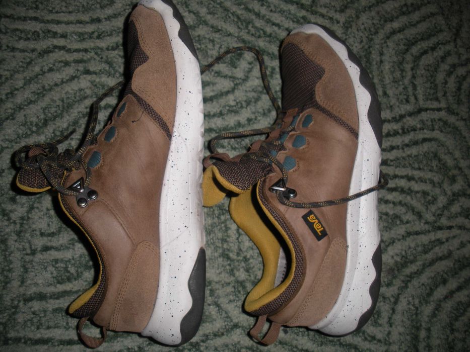 Кроссовки Teva Arrowood