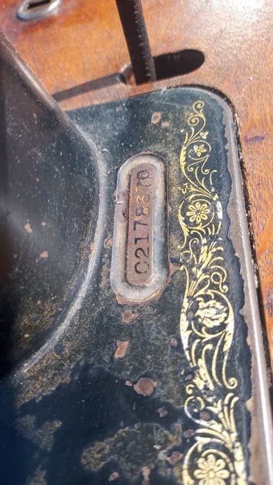 Maszyna do szycia Singer.