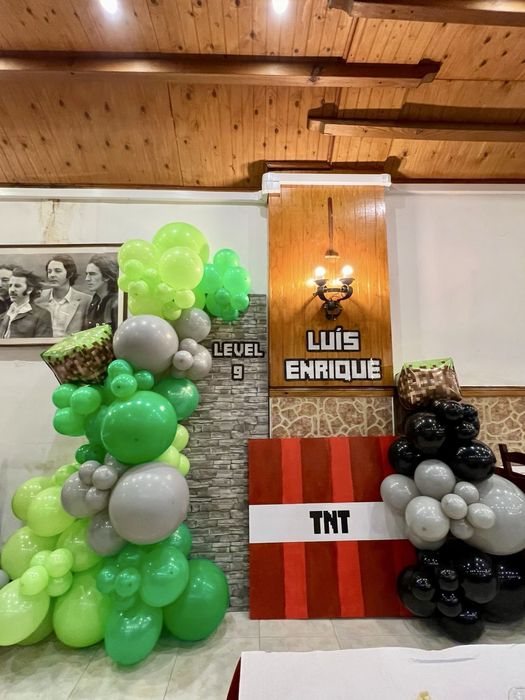 Party and Event Decoration64717094777602122