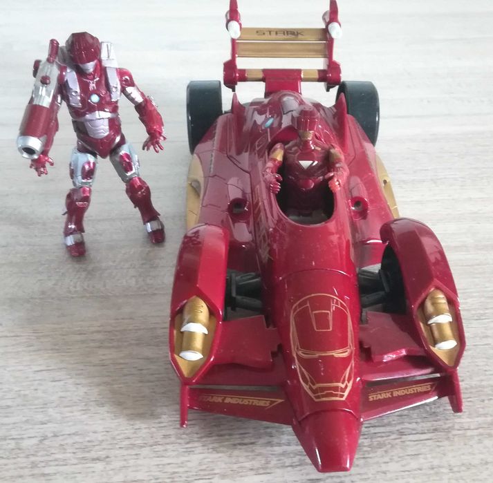 Conjunto Action Man + Dragões + carro do Homem de Ferro