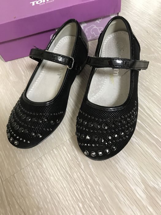 Туфли . Туфельки на девочку