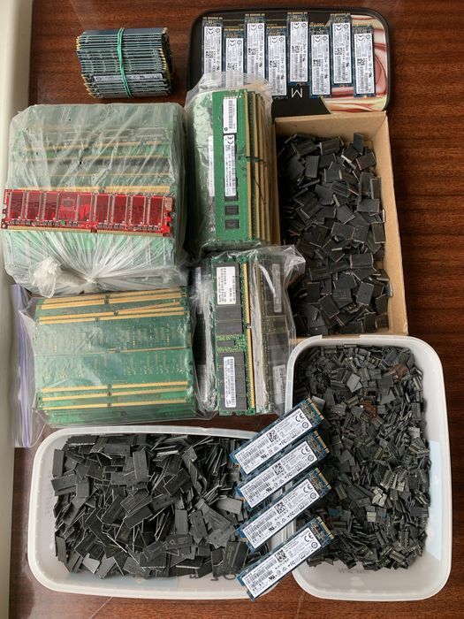 Ореративнозапамятовуючі пристрої, накопичувачі SSD