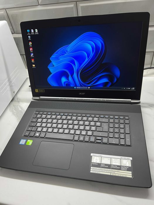 Acer Aspire V17 Nitro 17.3” Full HD /i5-6300HQ/ 8GB/SSD 256GB/GeForce 945M 2Gb
