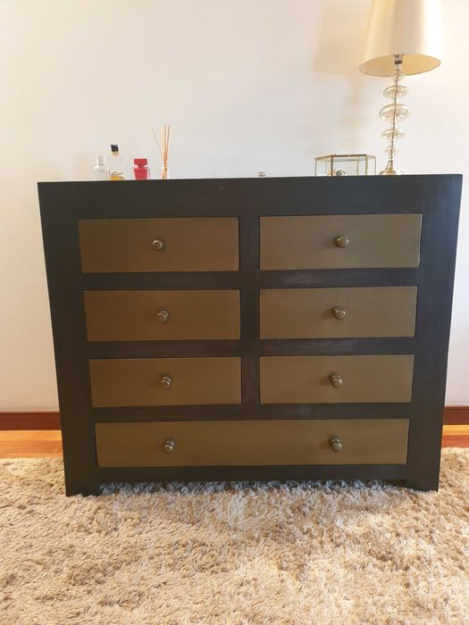 Cómoda madeira maciça