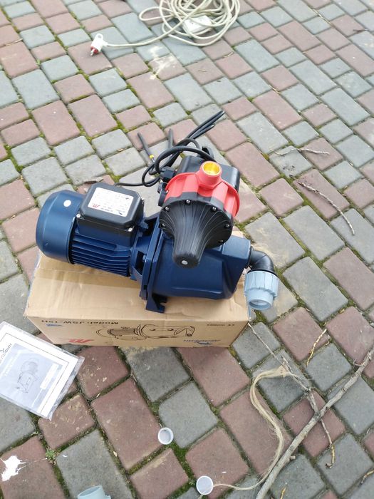 Насос для поливу саду на скважини дельфин 1.1