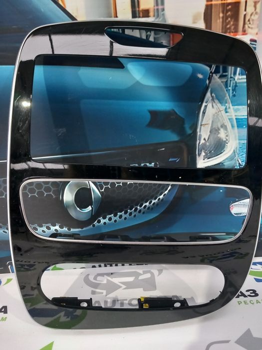 Painel moldura central tablier radio sofagem Renault Clio IV