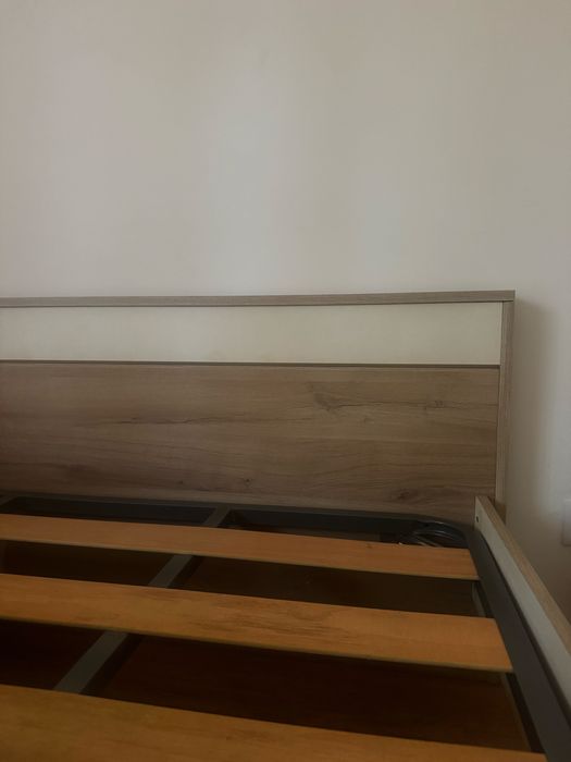 Cama casal 151cm x 200cm com colchão 140cm x 200cm