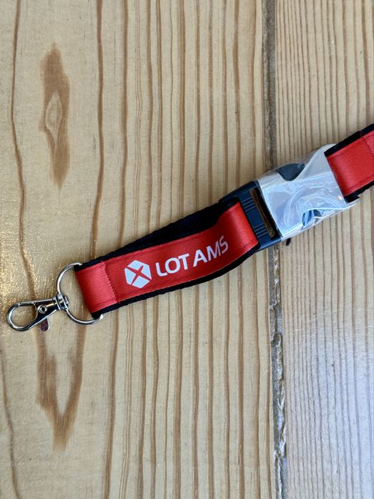 Lanyard “Remove Before Flight” LOTAMS – porta-chaves/cartões