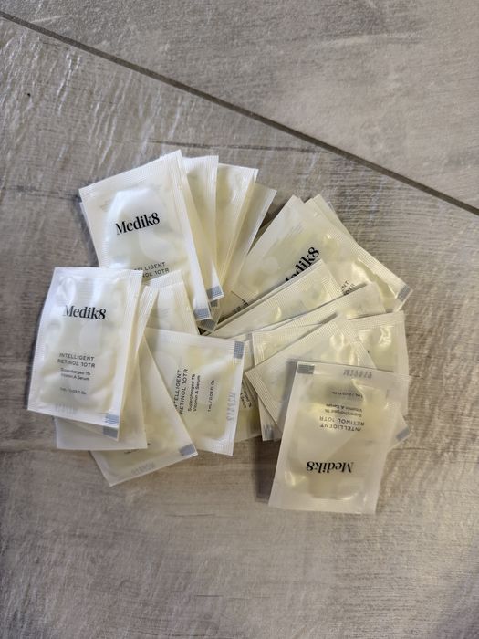 Нічна інтенсивна сироватка з ретинолом Medik