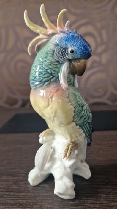 Karl Ens figurka z porcelany papuga ara