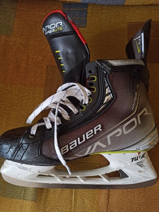 Ковзани для заняття хокеєм