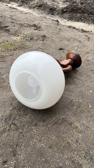 Drewniana lampa wiszaca