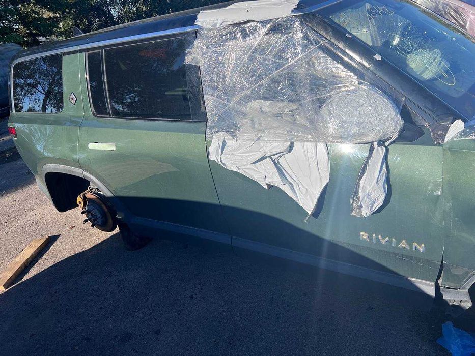 Розбірка розборка запчастини RIVIAN R1S