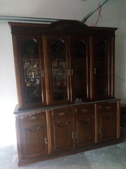 Estante cristaleira mogno