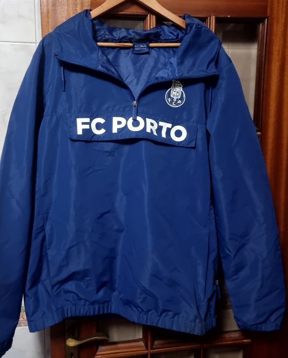 Sweter com capuz do  porto