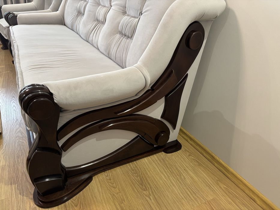 Диван + 2 крісла………..