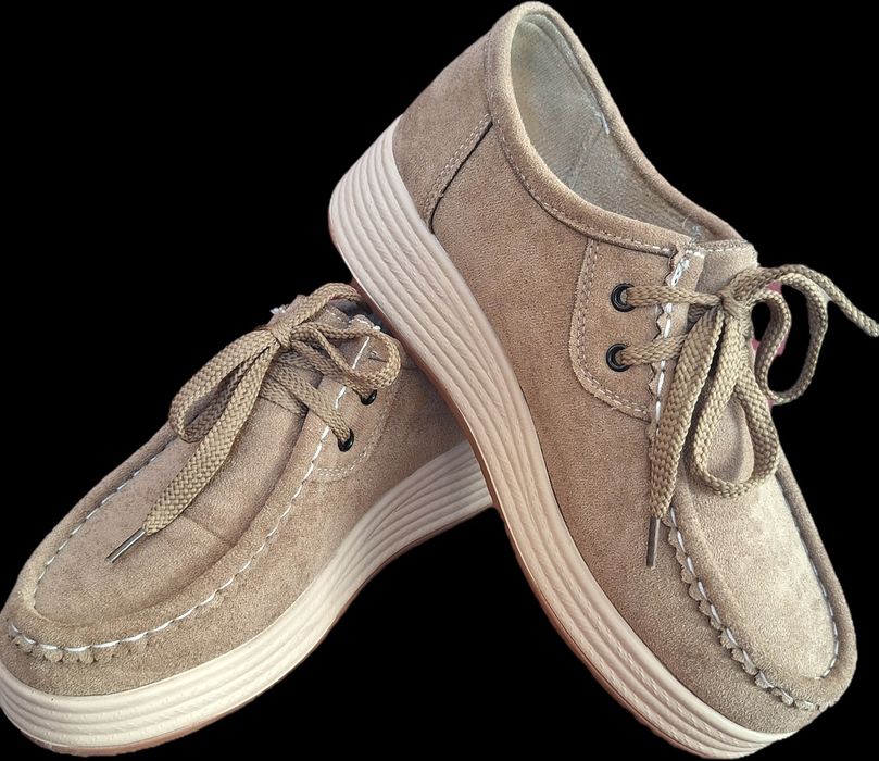 Beżowe,wygodne mokasyny  na koturnie