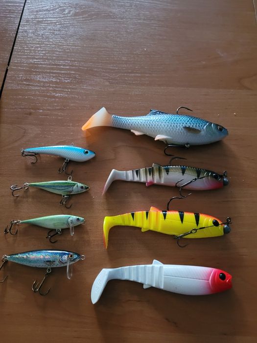 Przynęty szczupak boleń plus pudełko  SG