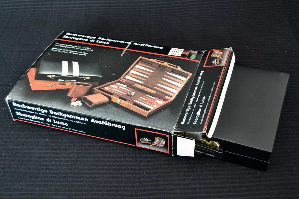 Jogo de Gamão - ainda com embalagem original e sem uso