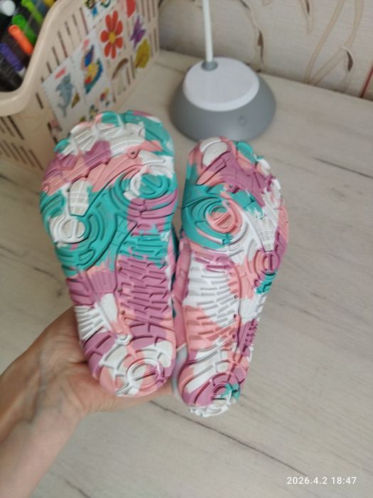 Аквашузи для дівчинки, нові
