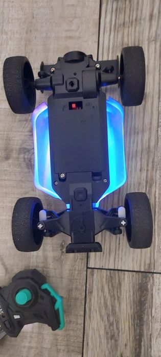Продам машинку на радіокеруванні для дрифту машинка на радиоуправлении