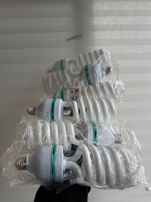 Студійні лампи для софтбоксу 135W 220V 5500K 50Hz