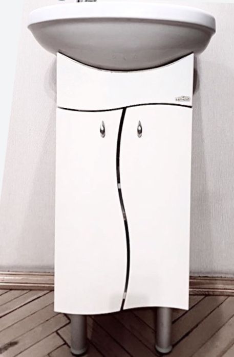 Умивальник з тумбою комплект не пересилаю.