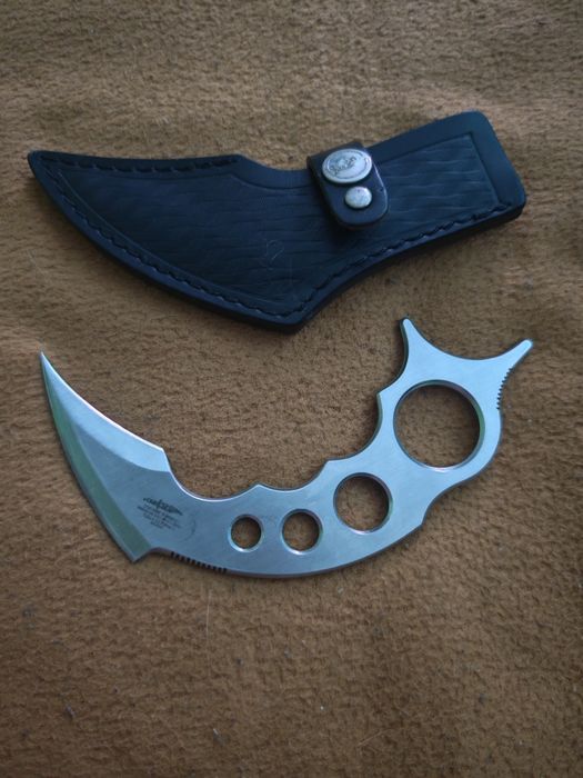 Nóż Karambit kos