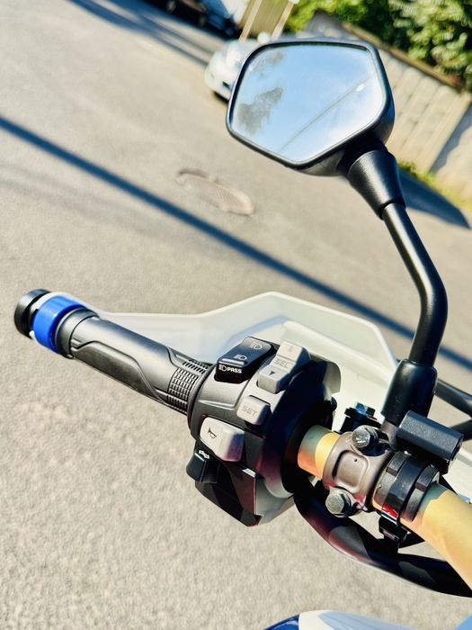 мотоцикл Honda Africa CRF1000 в оригіналі тільки з Японії