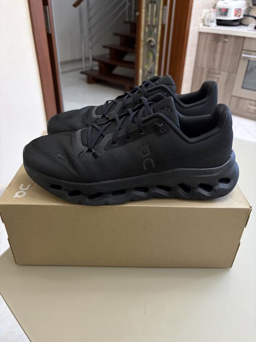 Розпродаж! Кросівки On running Cloudtilt eclipse black. Розмір 44. Устілка 28.5-29 см.