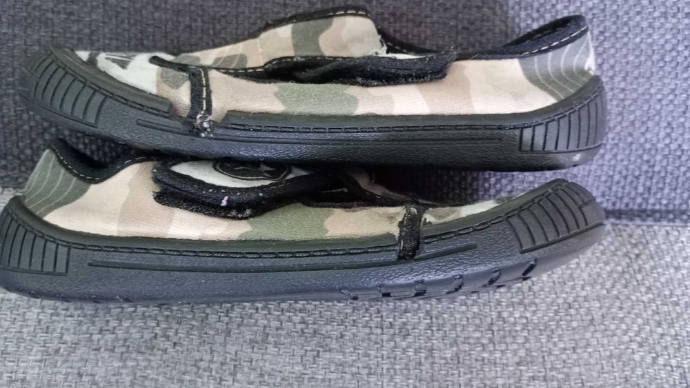 Papcie dziecięce dla chłopca.