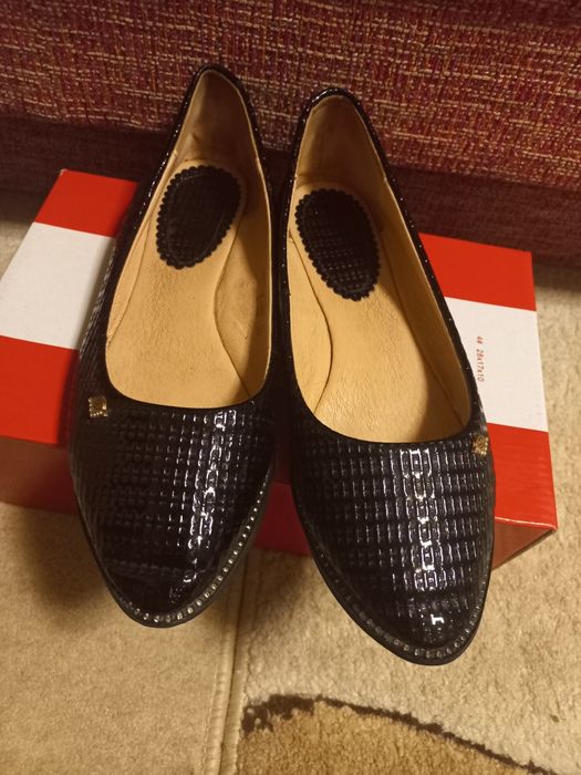 Отдам женскую обувь