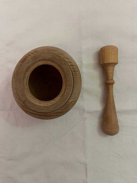 Продам ступку з товкачиком (дерево)