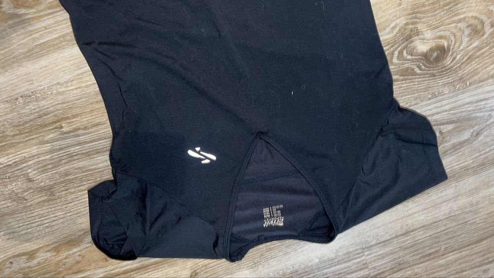 Dłuższa koszulka sportowa joga damska 36 S