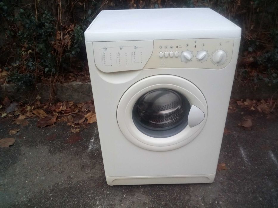 за 4500 стиральная  машинка wisl 105 indesit  доставка гарантия