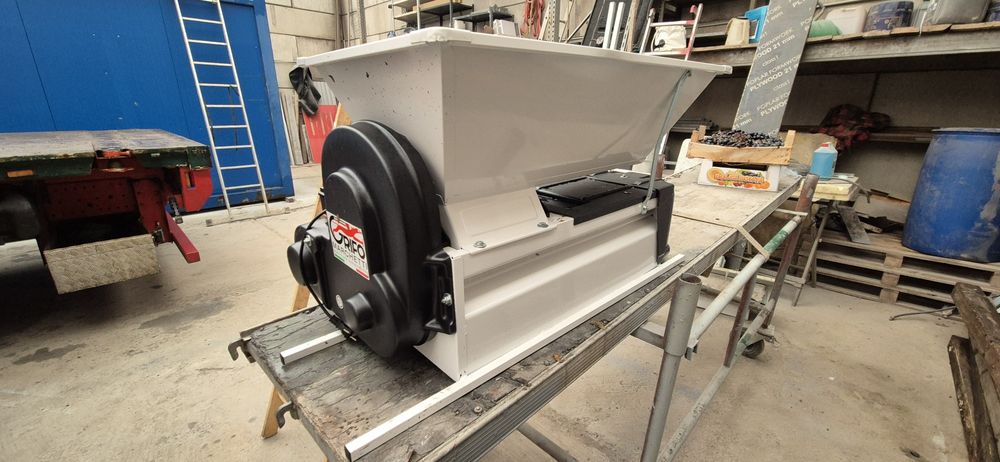 Rozdrabniarka + Odszypułkowarka do Winogron Grifo