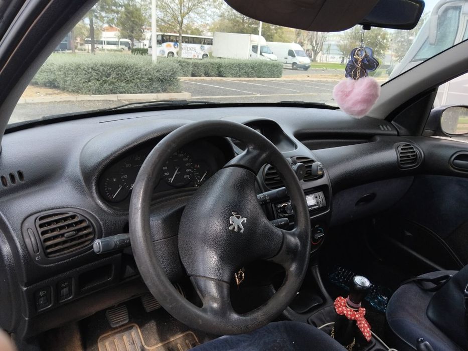 Peugeot 206 ,1.9D  5lugares