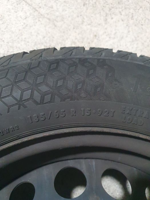 4 pneus  neve  bom piso 185/65 R15.