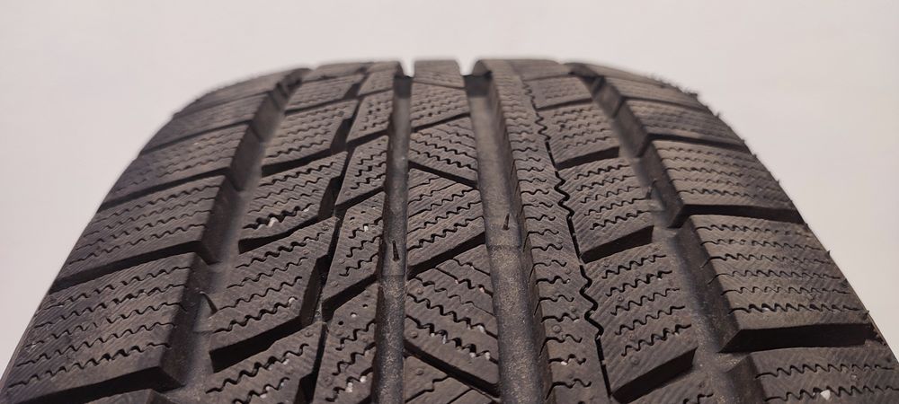 Opony zimowe Firemax FM805+	 JAK NOWE
205/55 R16 91 H
