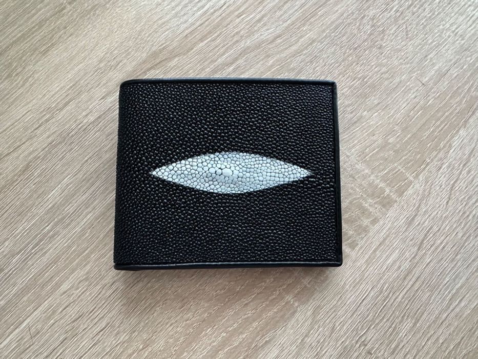 Кошелек мужской черный коричневый серый зеленый из ската монетница без