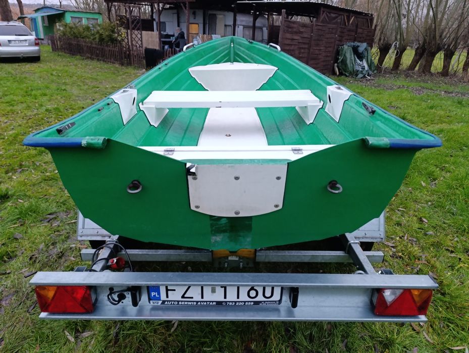 Łódka Wędkarska Turystyczna 3.80x1.55 Knagi Rolki kotwiczne Schowek