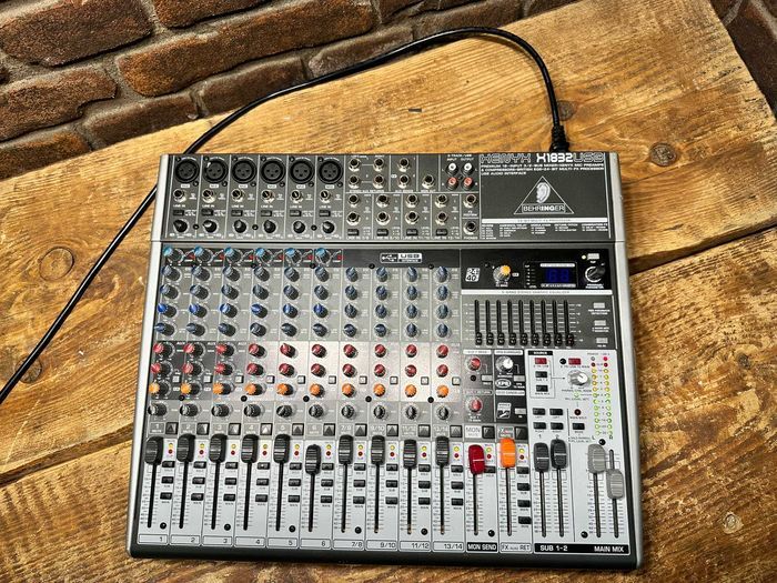 Mikser Analogowy Behringer XENYX X1832 USB