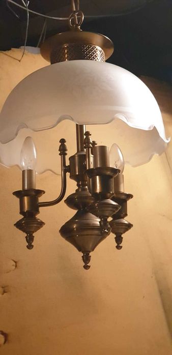 Candeeiro clássico três braços