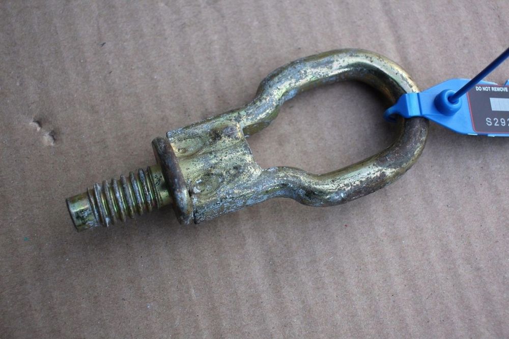 Ucho holownicze wkrętka Ford Fiesta mk5 mk6