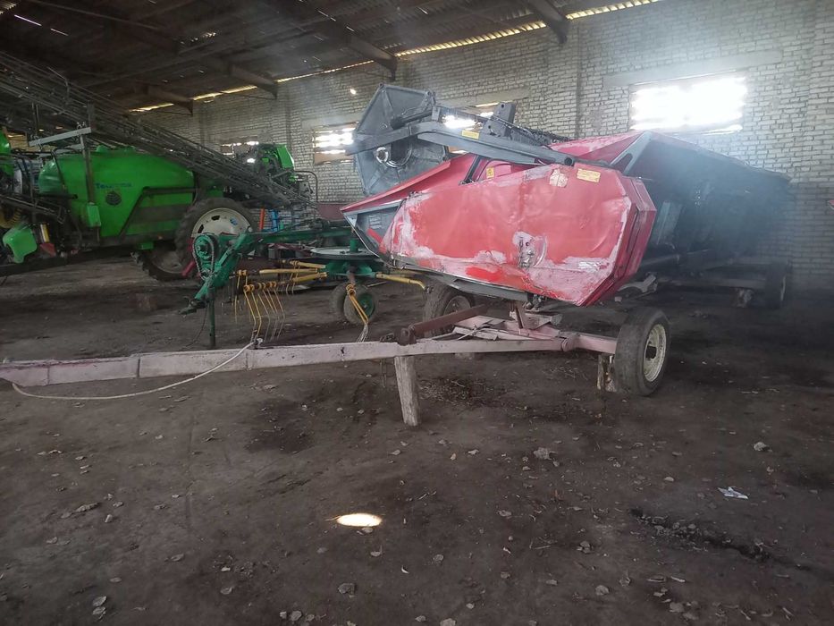 Комбайн Massey Ferguson 7274 CEREA з зерновою жаткою 7,6м