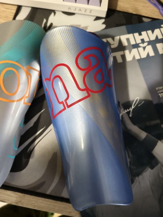 Щітки футбольні,нові не разу не вдягав стан ідеальний