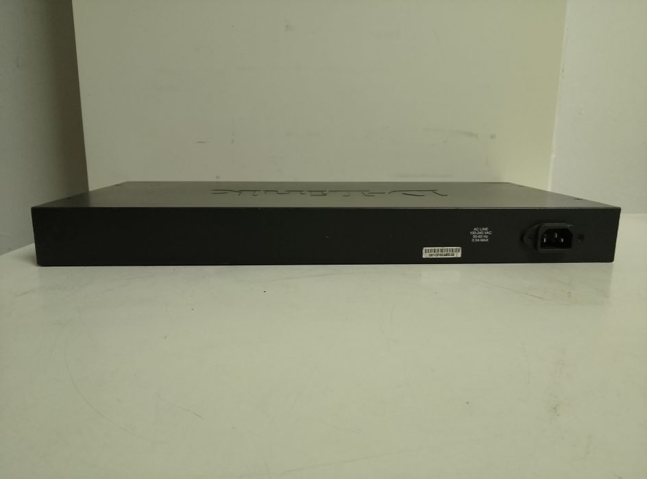 Switch d-link des-3028 28portów