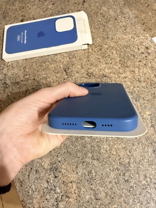 Оригінальний чохол на iPhone 13 Pro Max